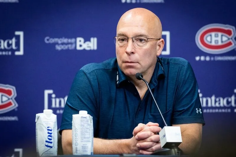 Tension au deuxième étage: Kent Hughes abandonne Martin St-Louis