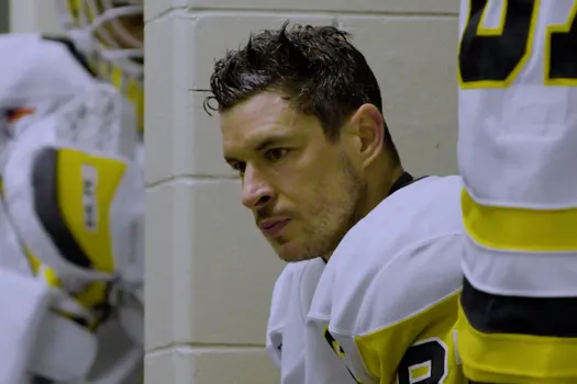 Inquiétude à Pittsburgh: Sidney Crosby s'effondre à Toronto