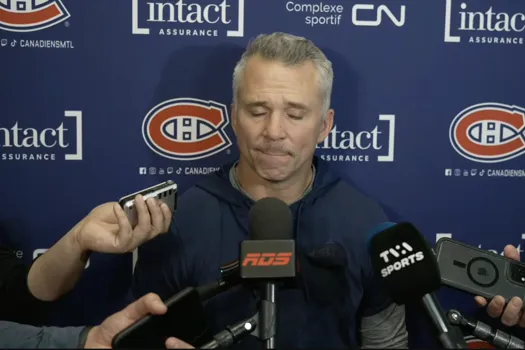 Propos inacceptables: Martin St-Louis ne mérite pas Jakub Dobeš