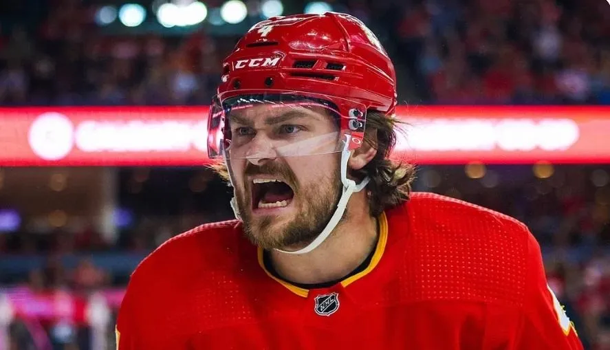 Acquisition d'un défenseur: Kent Hughes change son plan