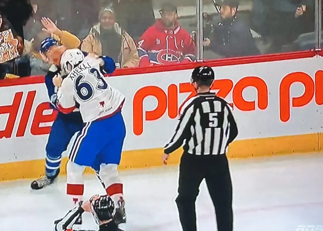 Correction à la Place Bell: Florian Xhekaj défigure Michael Pezzetta