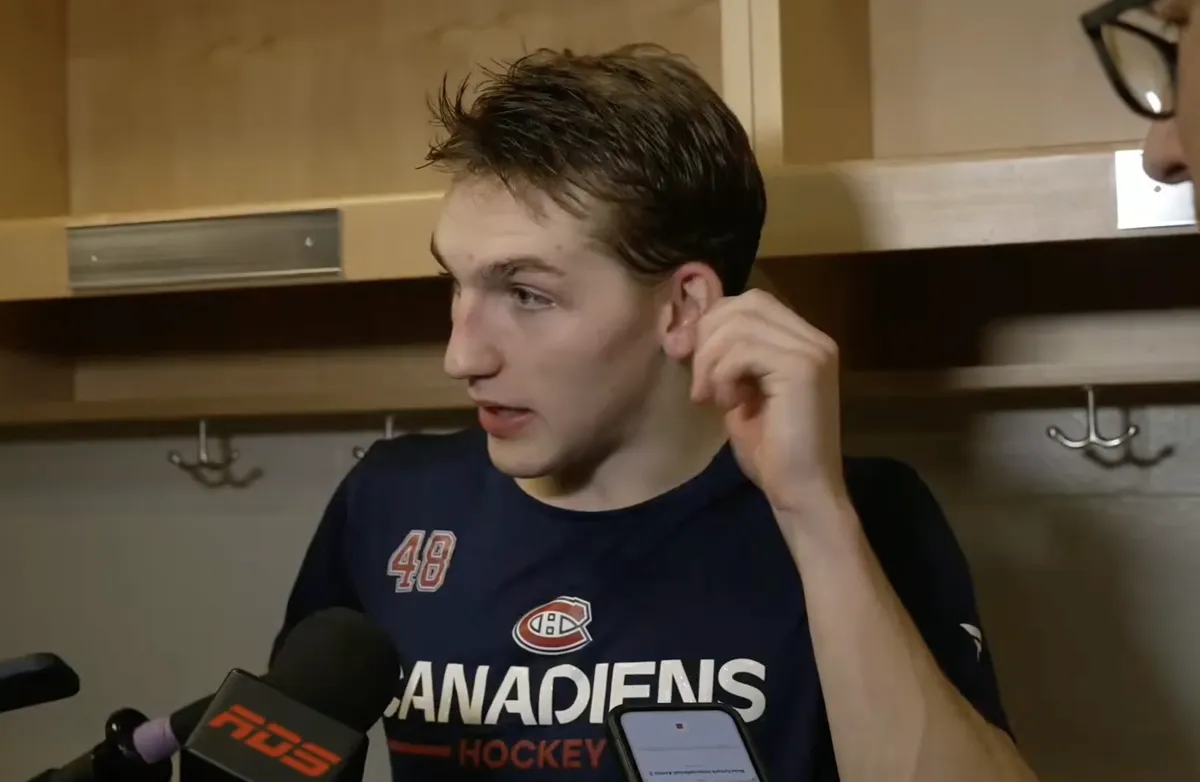 Émotion dans la chambre: l'entrevue de Lane Hutson touche droit au coeur