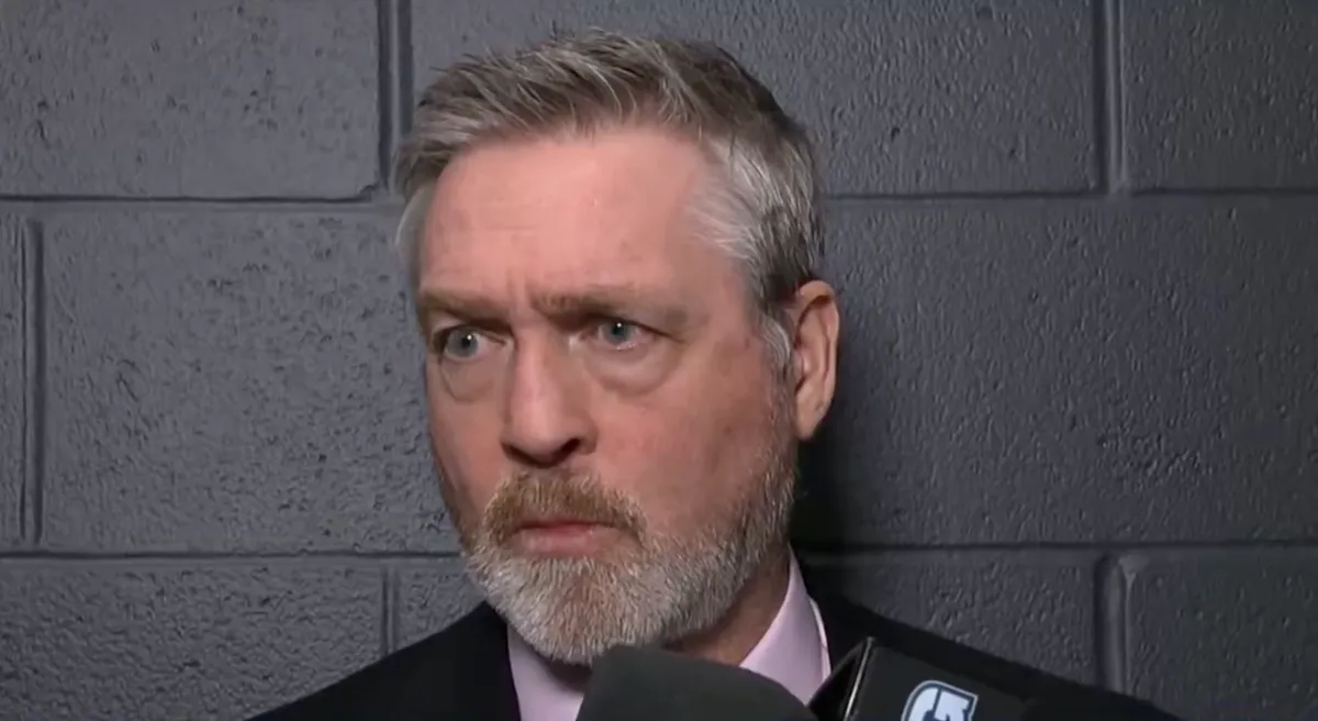 Geste de violence extrême au centre de la glace : Patrick Roy défend l’inacceptable