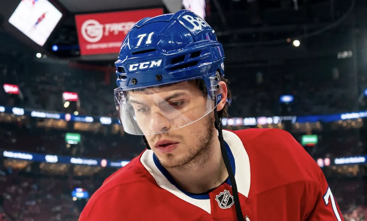 Le Canadien retient son souffle : verdict crucial pour Jake Evans