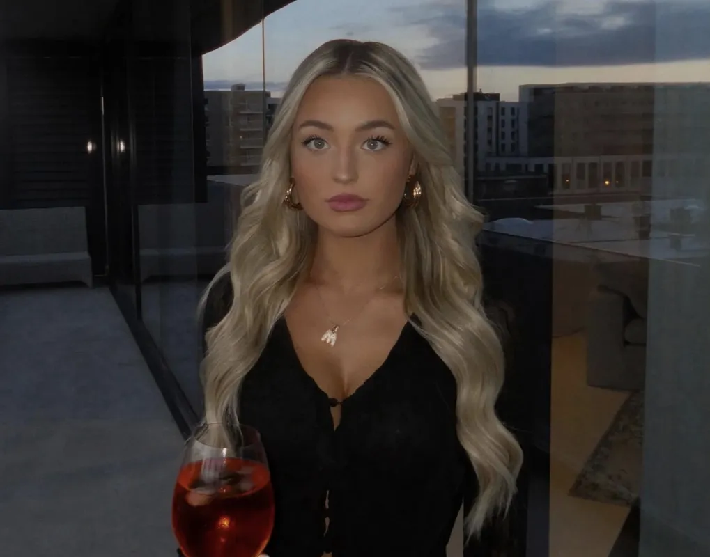 Pensées pour Kaiden Guhle: une femme l'expose dans une vidéo