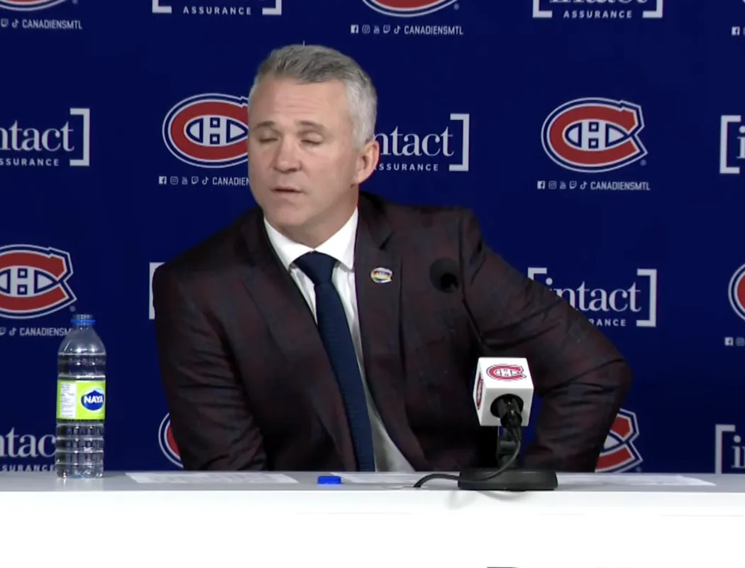 Pitié en conférence de presse: Martin St-Louis dans un sale état