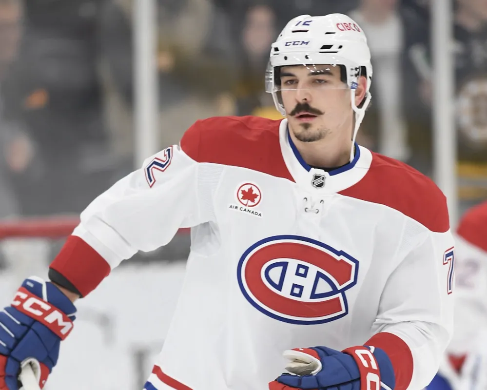 Traitement d'Arber Xhekaj: Martin St-Louis pousse l'insulte à l'injure