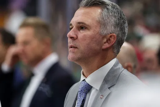 Martin St-Louis subit un malaise en salle de presse