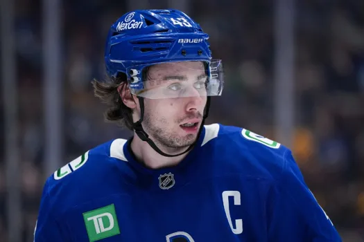 Méga transaction dans la LNH: Quinn Hughes est échangé au Minnesota