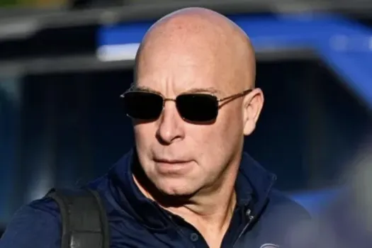 Transaction insensée: Kent Hughes pénalisé