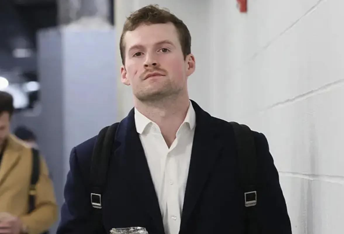 Alexis Lafrenière annonce sa chute: Montréal lui ferme la porte au nez