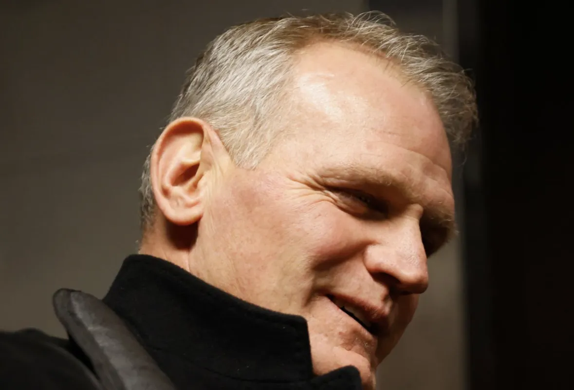 Bombe à RDS: le salaire de Vincent Damphousse choque le Québec