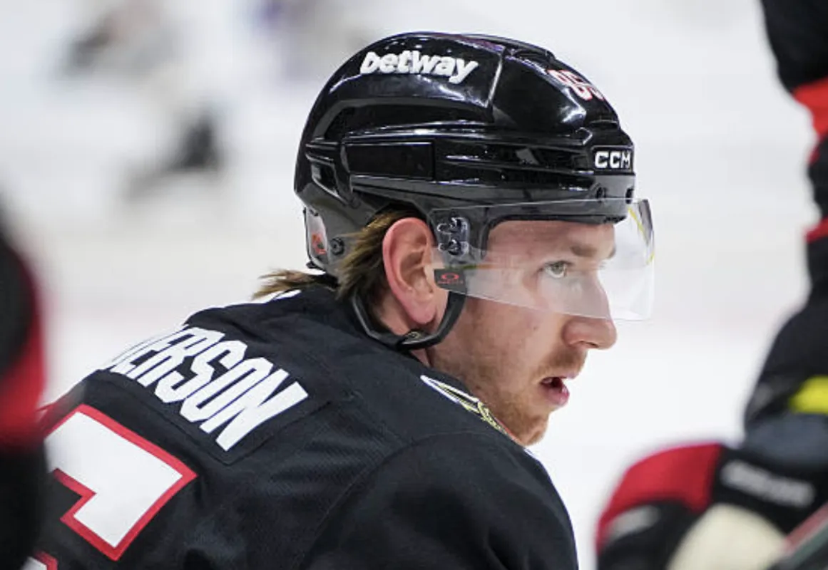 Déclarations explosives : Jake Sanderson n’en peut plus de jouer à Ottawa