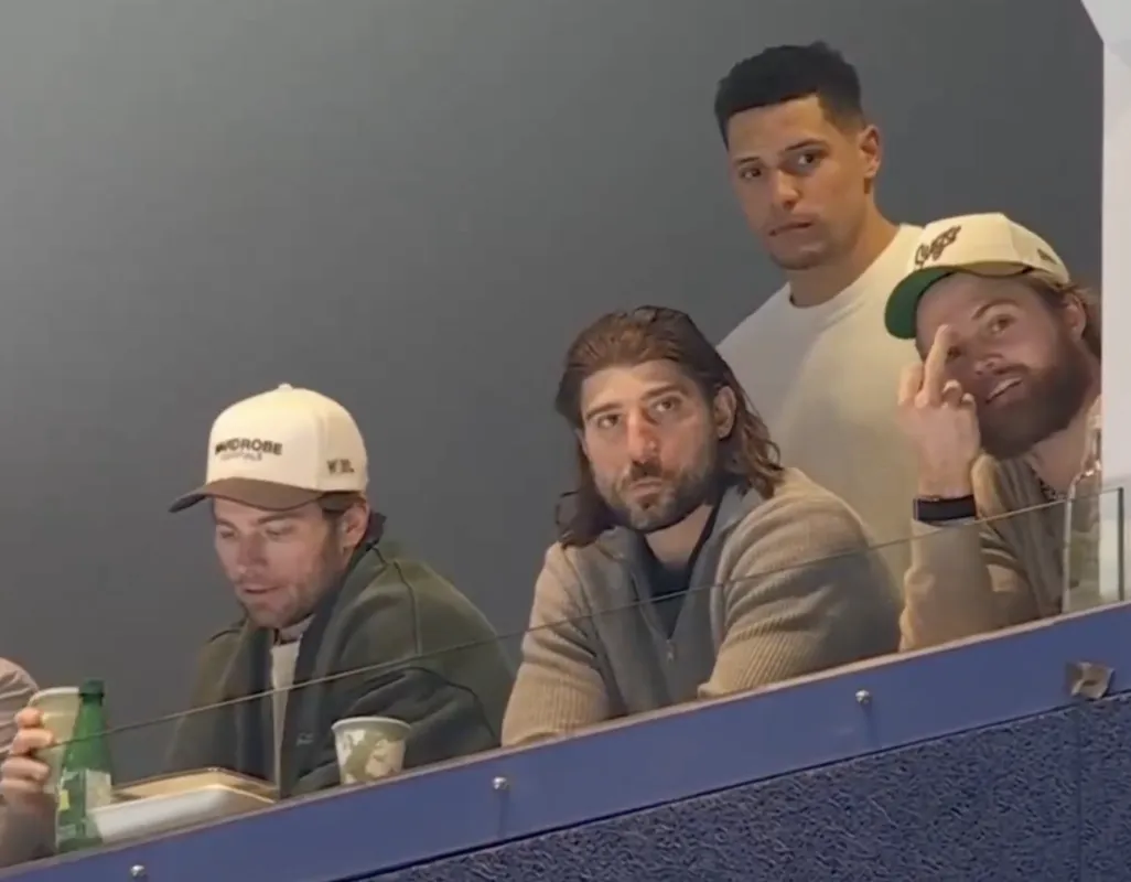 Doight d'honneur à la caméra: William Nylander est dans l'eau chaude