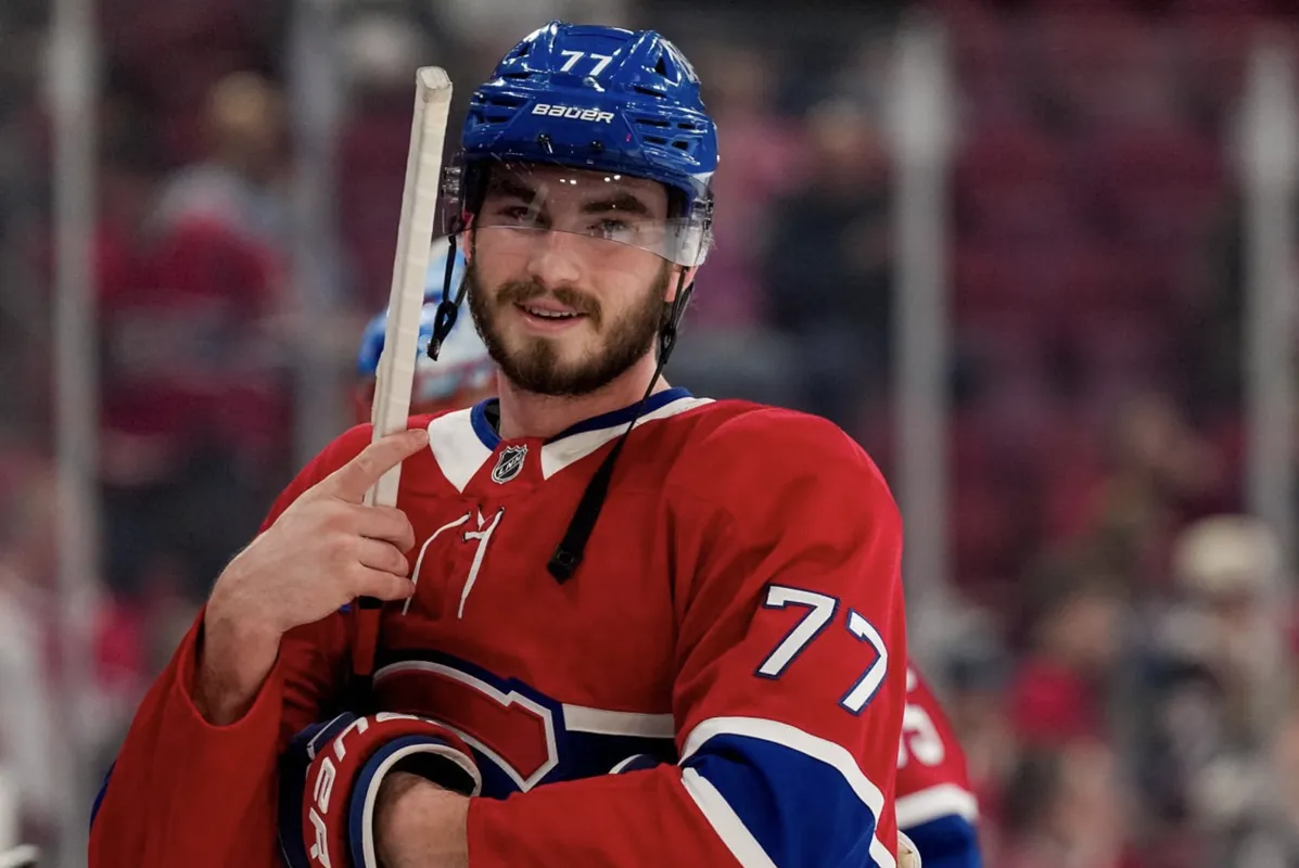 Échange Montréal-Calgary: l’avenir de Kirby Dach à la croisée des chemins