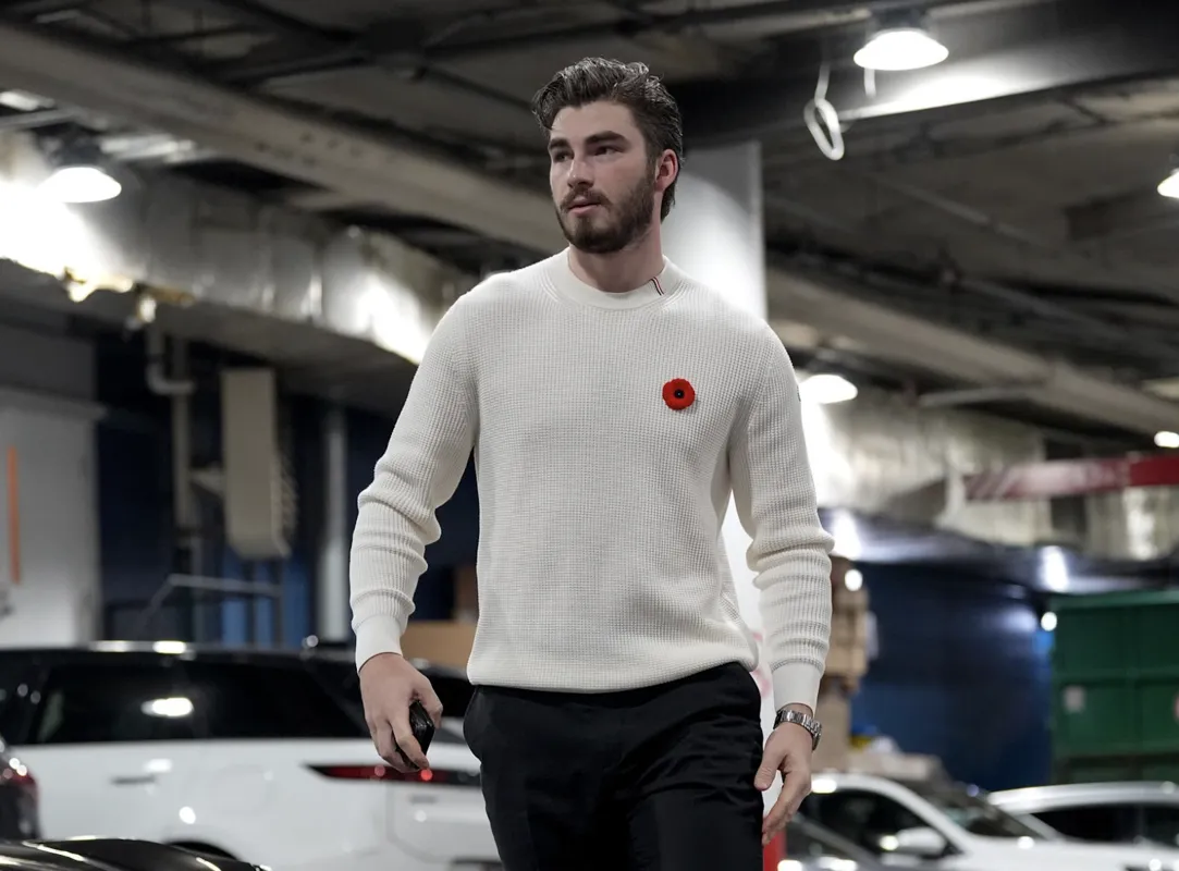 Transaction de Kirby Dach: Martin St-Louis donne un indice