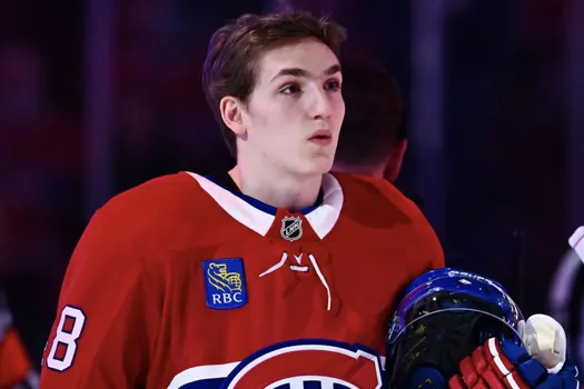 Lane Hutson puni par le CH: un comportement inacceptable