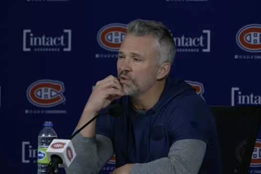 Malaise dans la salle de presse: Martin St-Louis refuse de répondre pour Patrik Laine
