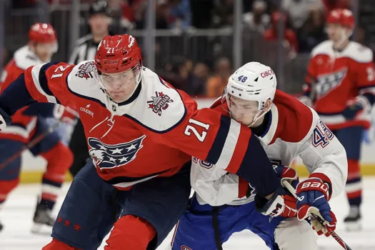 Moment difficile pour Lane Hutson: le prodige visé par ses coéquipiers