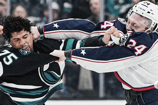 Scène effrayante: Ryan Reaves tombe dans les pommes après une droite de Mathieu Olivier