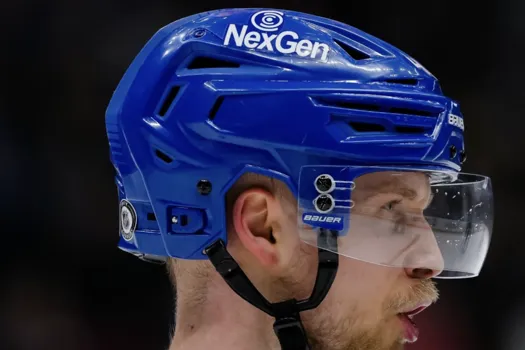 Transaction d'Elias Pettersson: deux équipes, deux prodiges