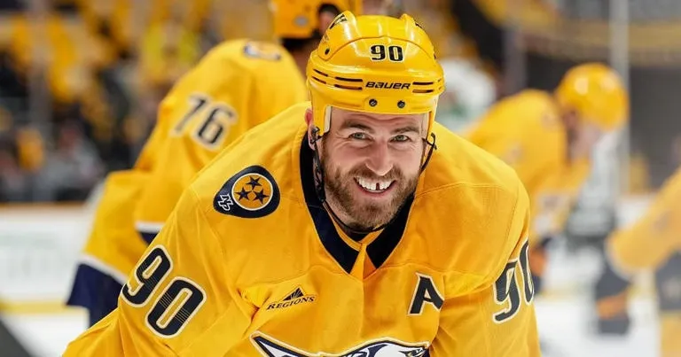 Acquisition d'un centre à Montréal: Elliotte Friedman dévoile le plan de Kent Hughes