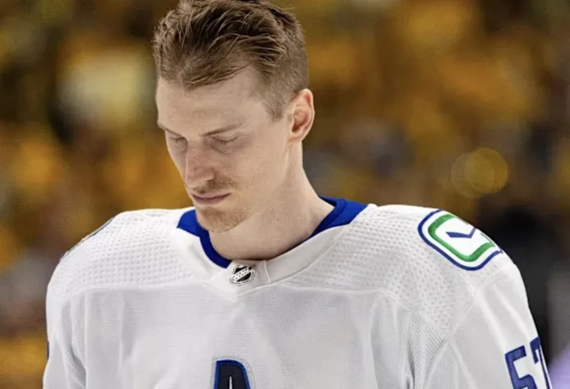 Acquisition d'un défenseur géant: Kent Hughes tente le tout pour le tout