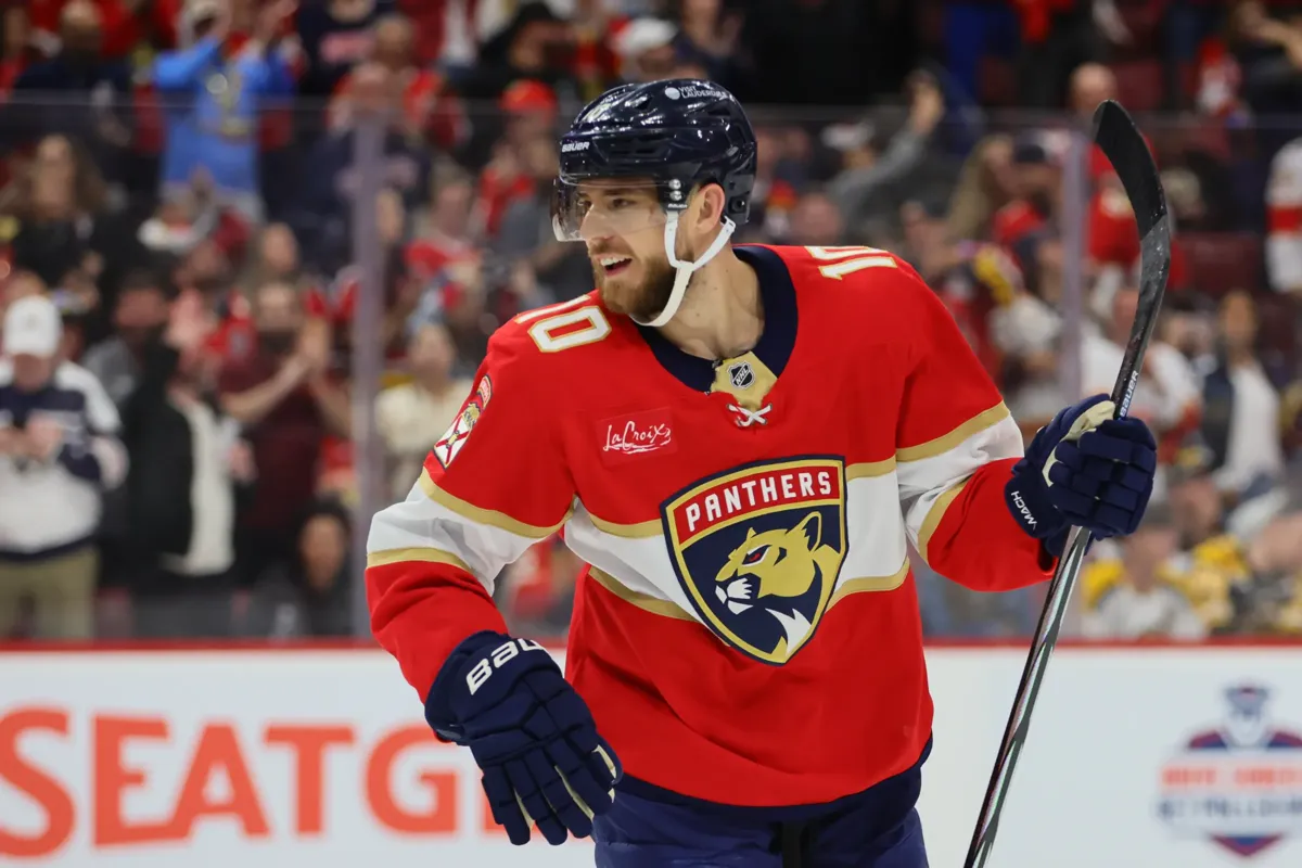 Acquisition d'un train québécois: Kent Hughes négocie avec les Panthers