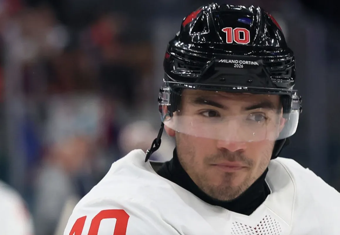 Critique gratuite: Nick Suzuki envoyé sous l’autobus par le Journal de Montréal