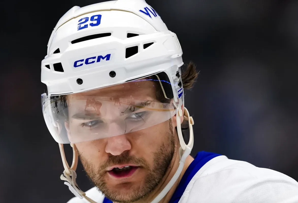 Moment difficile pour Jonathan Drouin et sa famille: il revient chez lui