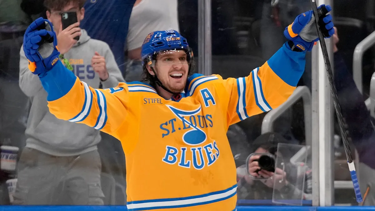 Robert Thomas à Montréal: le DG des Blues dévoile les négociations avec Montréal