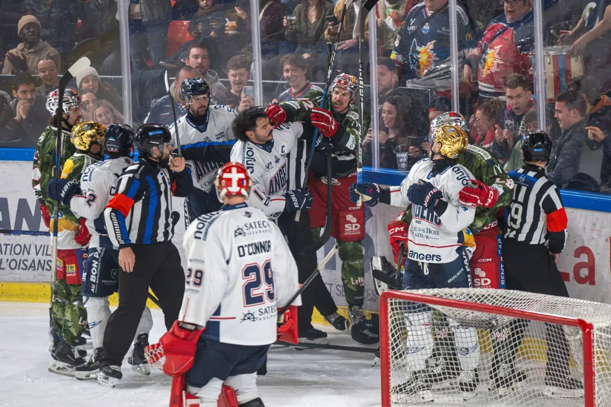 Scène à glacer le sang: un gardien sauvagement attaqué