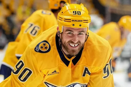 Acquisition d'un centre à Montréal: Elliotte Friedman dévoile le plan de Kent Hughes