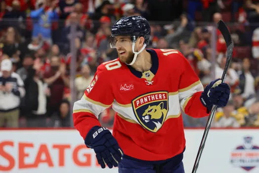 Acquisition d'un train québécois: Kent Hughes négocie avec les Panthers