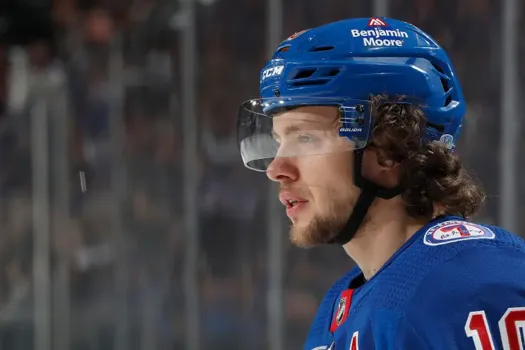 Alerte transaction: Artemi Panarin échangé en Californie