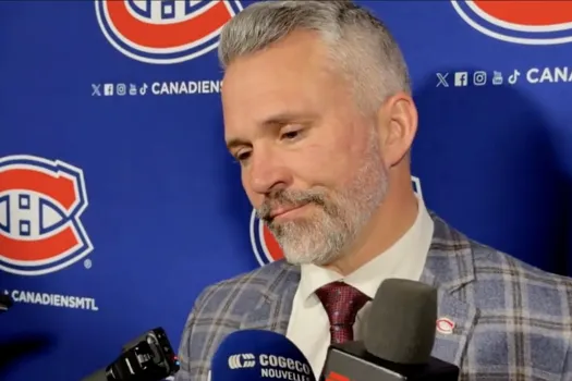 Bourde monumentale de Martin St-Louis: il vise les arbitres