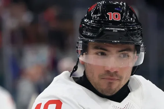 Critique gratuite: Nick Suzuki envoyé sous l’autobus par le Journal de Montréal