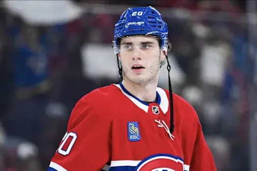 Destruction d'un homme: Juraj Slafkovsky paye cher