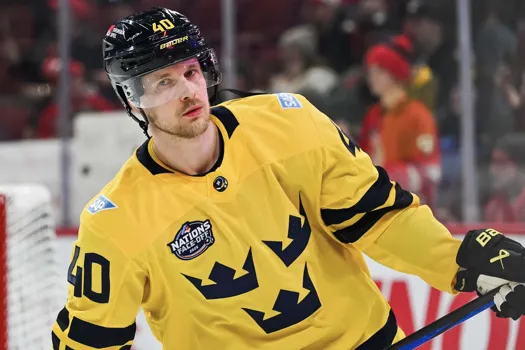 Elias Pettersson s’effondre dans la village olympique