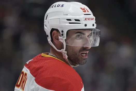 Nazem Kadri à Montréal: l'attaquant répond à la rumeur devant les médias