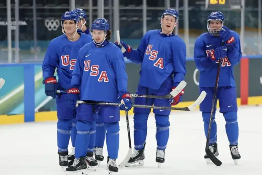 Perte de patience au village olympique: Lane Hutson et Cole Caufield ne sont pas les bienvenus