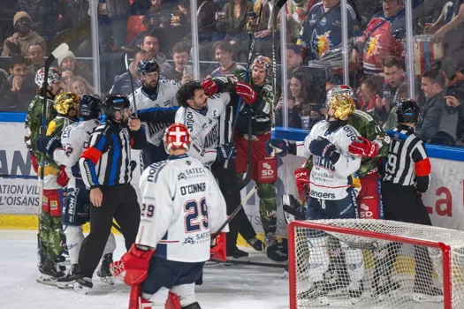 Scène à glacer le sang: un gardien sauvagement attaqué