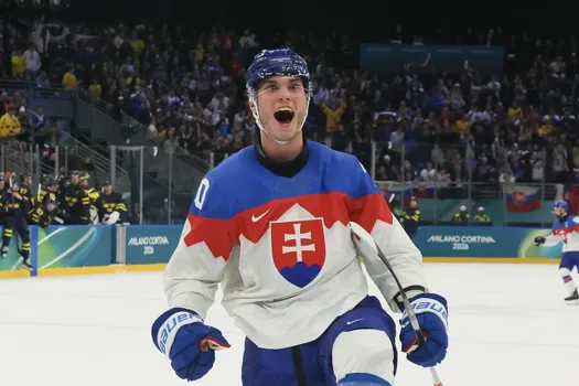 Scène controversée à Milan : le geste de Slafkovsky fait réagir