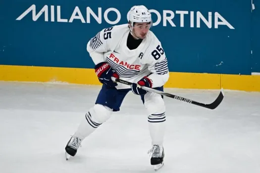 Scène honteuse sur la glace: Alexandre Texier enfoncé en France