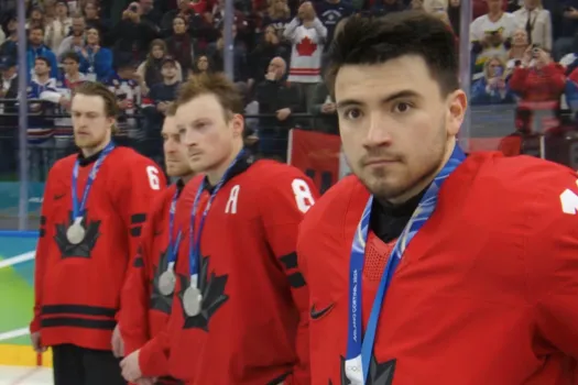 Tempête sociale pour Nick Suzuki: traité de perdant sur les réseaux