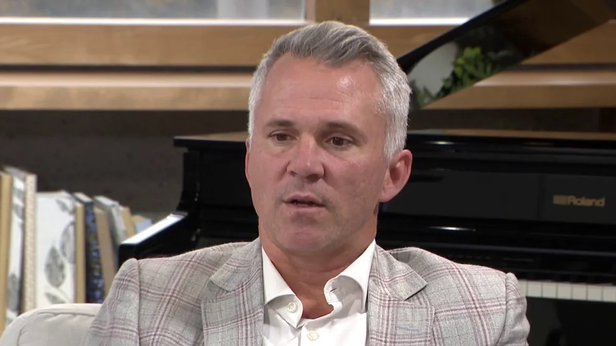 7 millions par année: Martin St-Louis passe à la banque