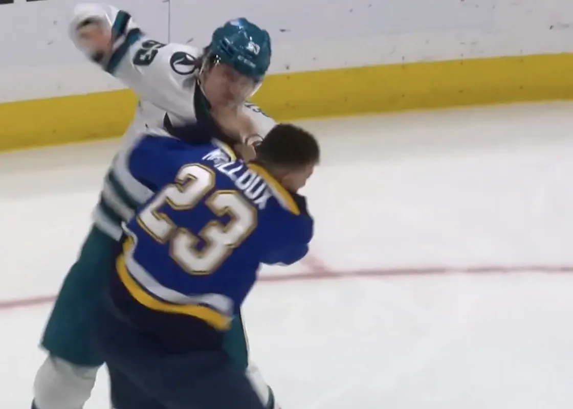 Bagarre de rue: Logan Mailloux se fait tabasser