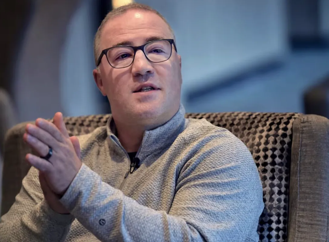 Cauchemar pour Stéphane Robidas: Jeff Gorton l'envoie sous l'autobus