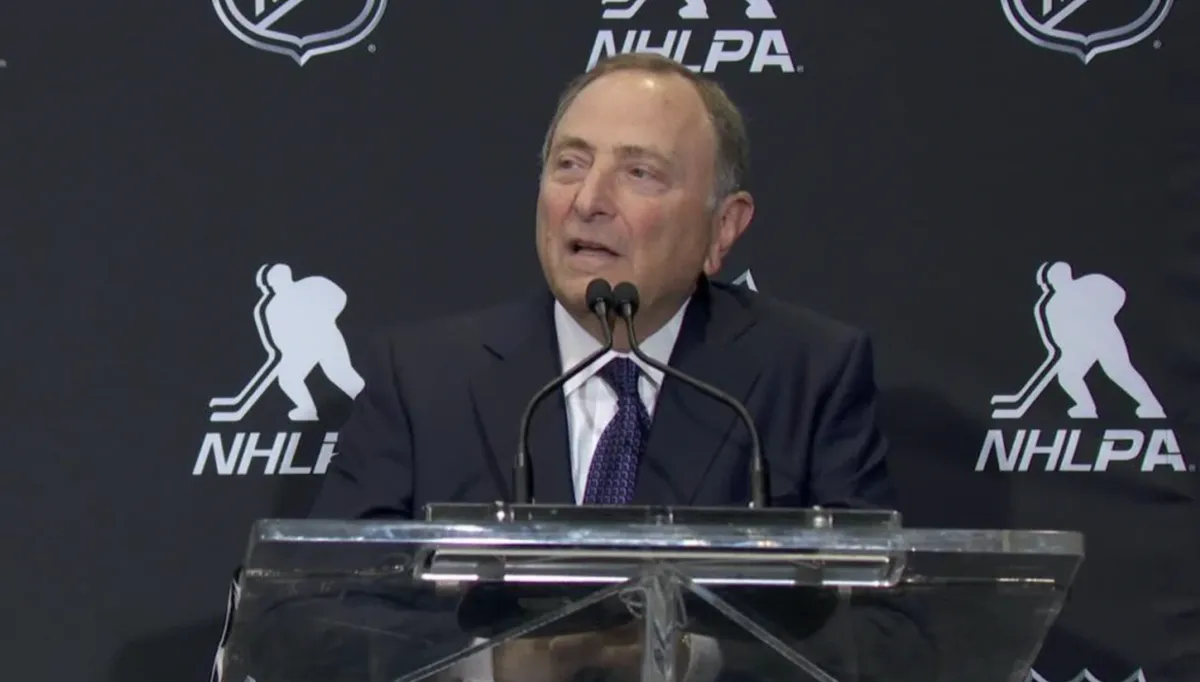 Gary Bettman accusé sévèrement : l’agent d'Auston Matthews attaque la LNH