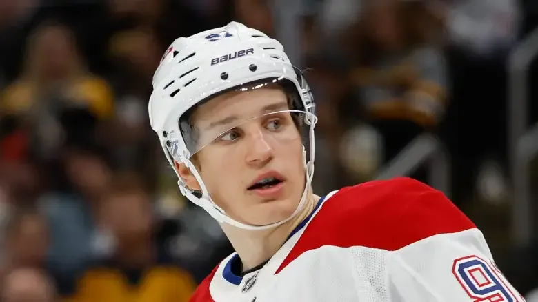 Recruteurs pour épier Oliver Kapanen: le centre suivi par les Blues